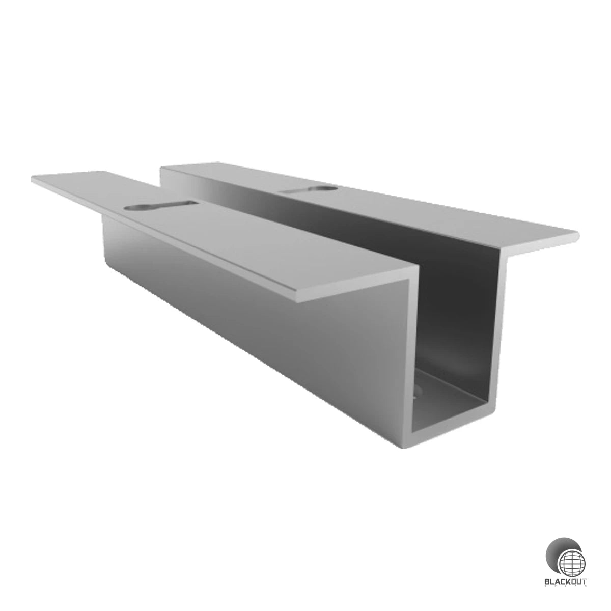 Vielseitiger Aluminium-Adapter für Stockschrauben M10 und M12 zur sicheren Verbindung von PV-Montagesystemen auf dem Dach.