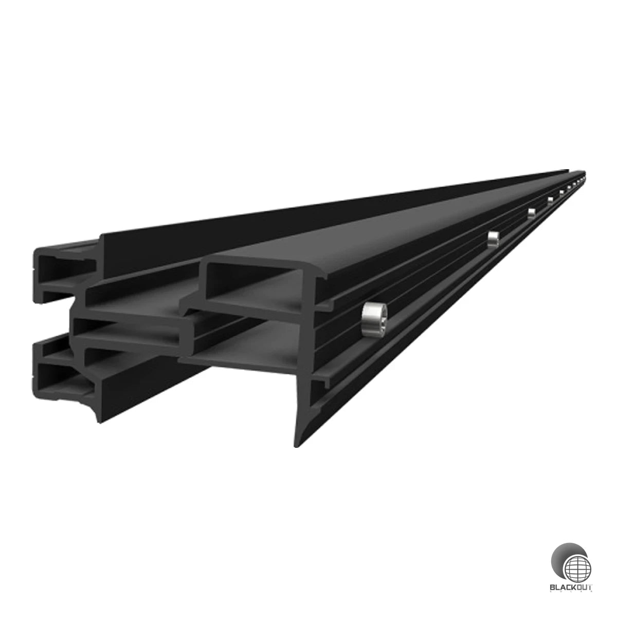Vormontiertes Fassaden-Einlegeprofil „Oben" aus schwarz eloxiertem Aluminium für die Wandmontage von Solarmodulen. Mit variablem Klemmbereich von 28–50 mm, integriertem Potentialausgleich und Edelstahlschrauben.