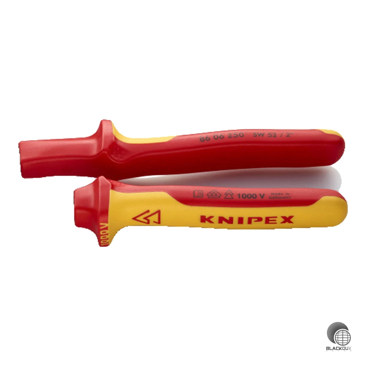 Der verchromte VDE-Zangenschlüssel von Knipex mit 2-Komponenten-Griff ersetzt einen kompletten Satz Schraubenschlüssel und ist mit 1000V-Schutzisolierung für sicheres Arbeiten an elektrischen Anlagen ausgelegt.
