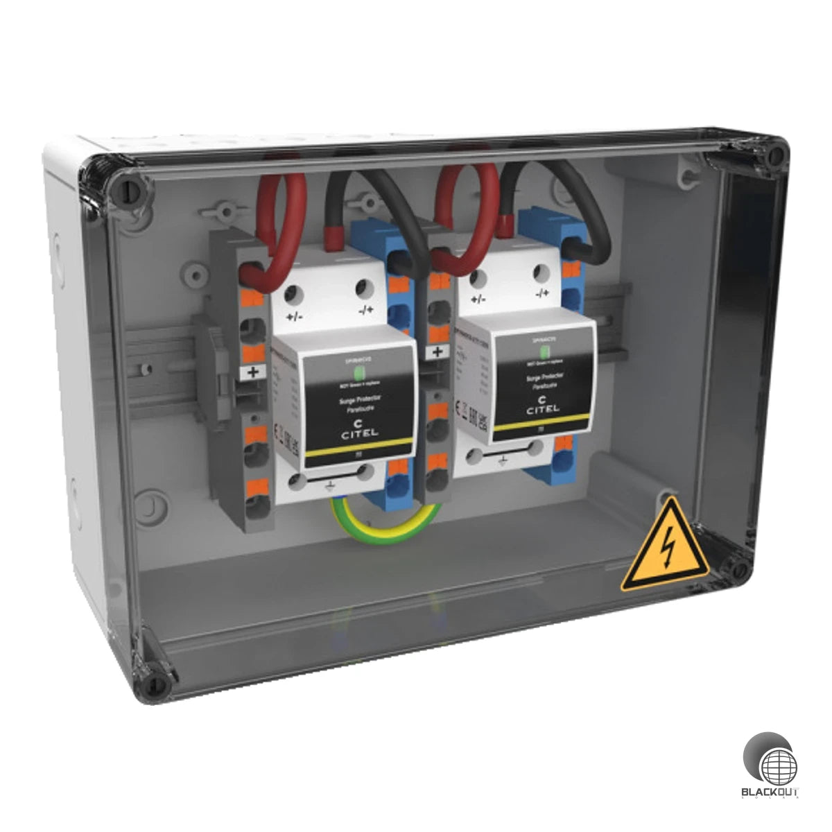 Kompakter Generatoranschlusskasten der XS-Serie mit integriertem PV-Kombiableiter Typ 2+3 und patentierter CTC-Technology. Ausgelegt für 2 MPP-Tracker mit je 2 Strings bei bis zu 1000 VDC, IP65-geschützt.