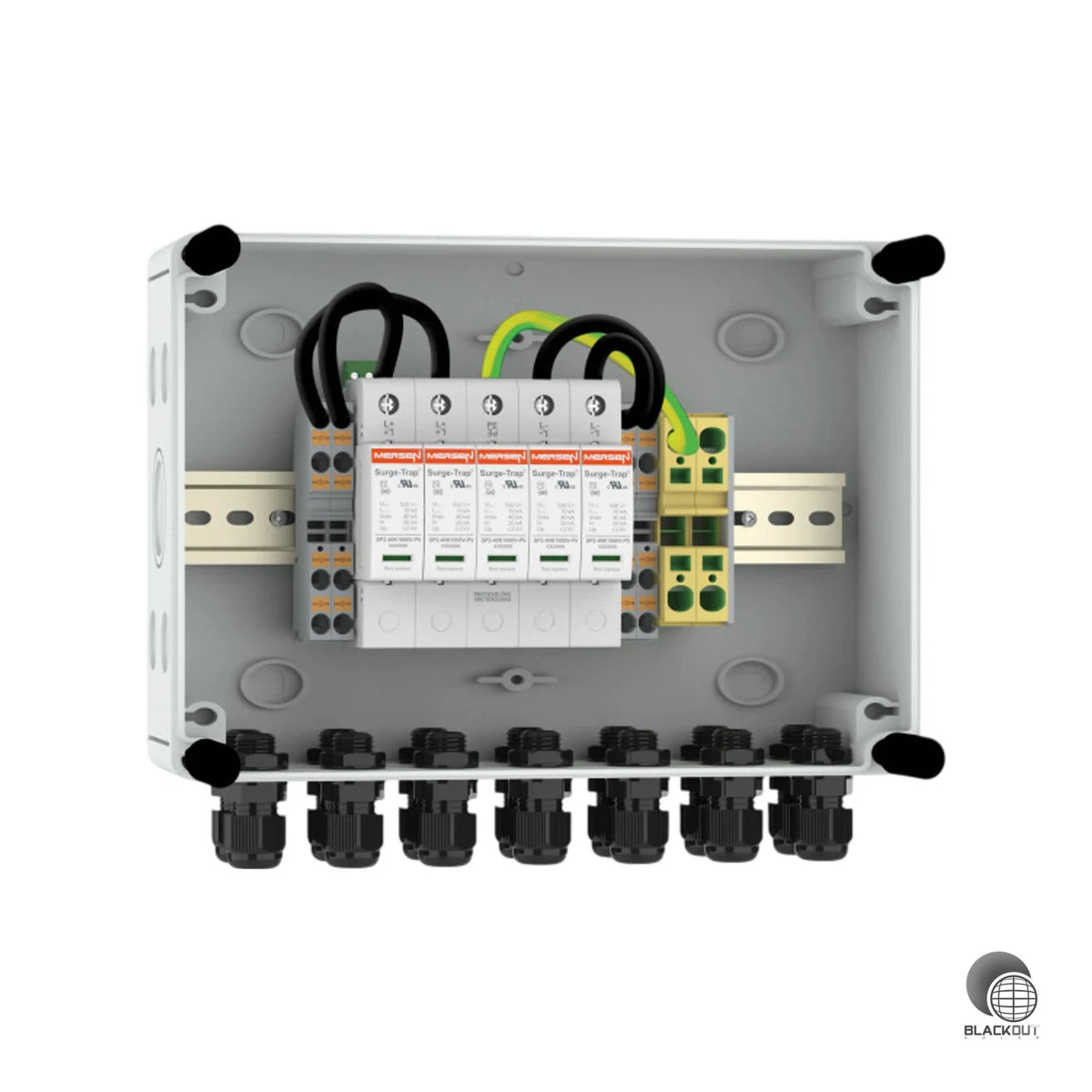 Vorinstallierter DC-Generatoranschlusskasten von Mersen mit kombiniertem Typ-1+2-Überspannungsschutz für PV-Anlagen bis 1000 V DC — schützt Wechselrichter zuverlässig vor Blitz- und Überspannungen.