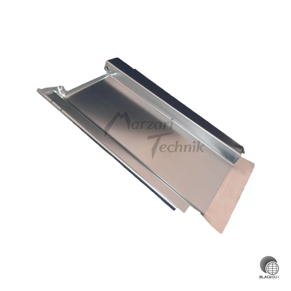 Die passende Metalldachplatte für eine saubere und sichere PV-Montage auf Creaton-Ziegeln der Typen Balance und Titania. Speziell für das Format 323 mm gefertigt.