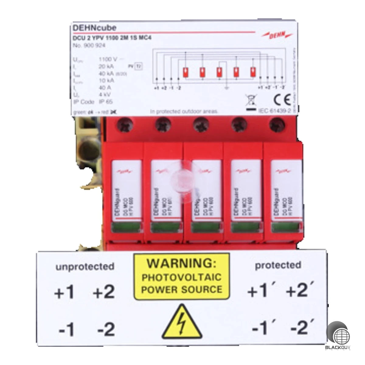 Generatoranschlusskasten (GAK) Typ 2 von DEHN für PV-Anlagen bis 1100 V DC mit zwei MPP-Eingängen und je einem String. IP65-Schutzart mit Original MC4-Steckverbindung für die sichere Außenmontage.